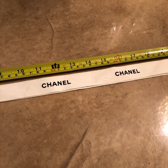 CHANEL - Picture 5 of 7